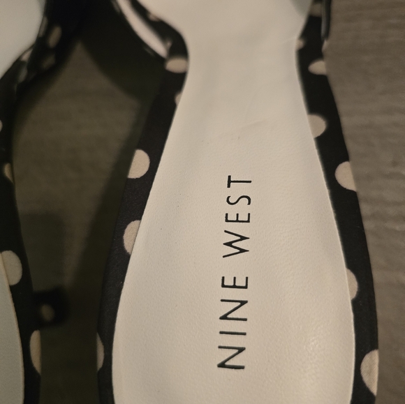 Nine West  polka dot with bow - Picture 7 of 8